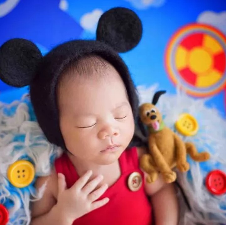 Terakhir, si bayi pakai kostum Mickey modern nih, Bun. (Foto: Karen Marie via Babble)Foto: Istimewa