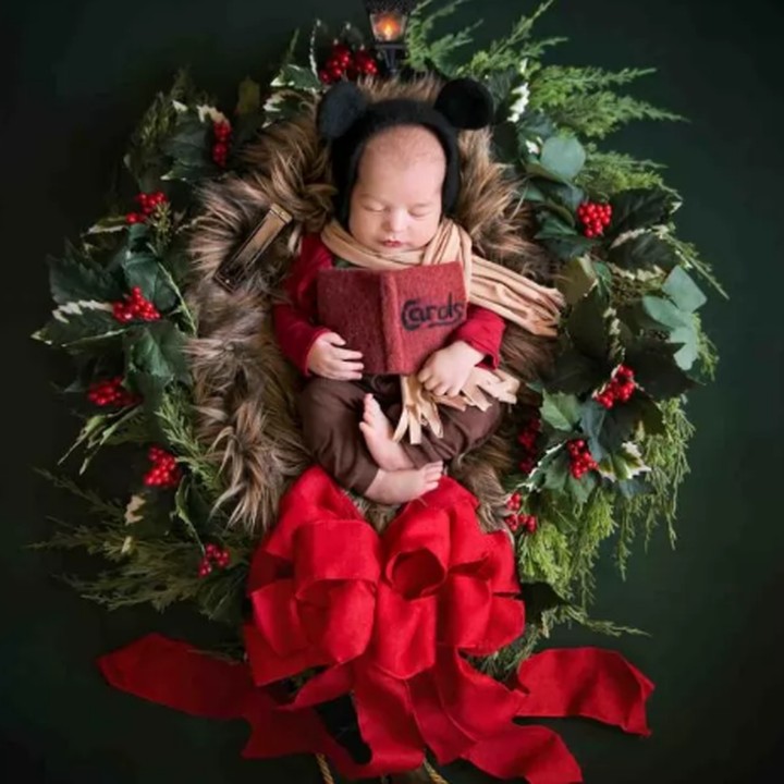 Kalau yang ini kostumnya terinspirasi dari perayaan Natal, '<em>Mickey's Christmas Carol</em>'. (Foto: Karen Marie via Babble)