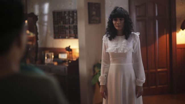 'Suzzanna Bernapas dalam Kubur' terus mendulang penonton, sekaligus membuka peluang film itu mengalahkan 'Danur 2' sebagai 'runner up' film terlaris 2018. 