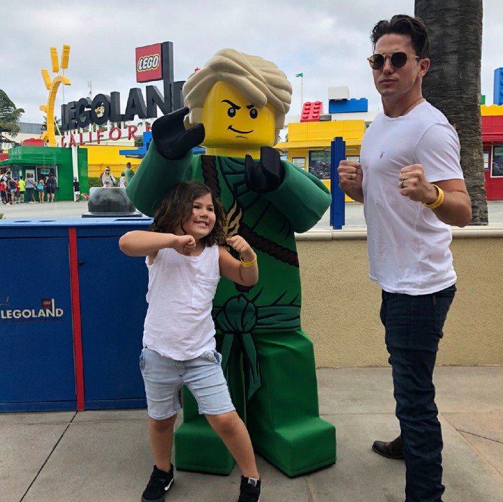 <p>Jackson bersama dengan anak pertamanya, Monroe Jackson Rathbone VI. (Foto: Instagram/jacksonrathbone)</p>