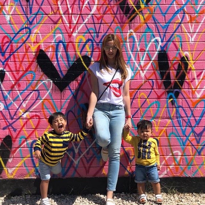 <p>Seperti ABG aja ya Mama Nia Ramadhani. (Foto: Instagram @ramadhaniabakrie)</p>