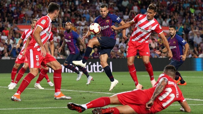 Barcelona bermain imbang 2-2 dengan Girona di Stadion Camp Nou di pekan kelima La Liga Spanyol, Senin (24/9).