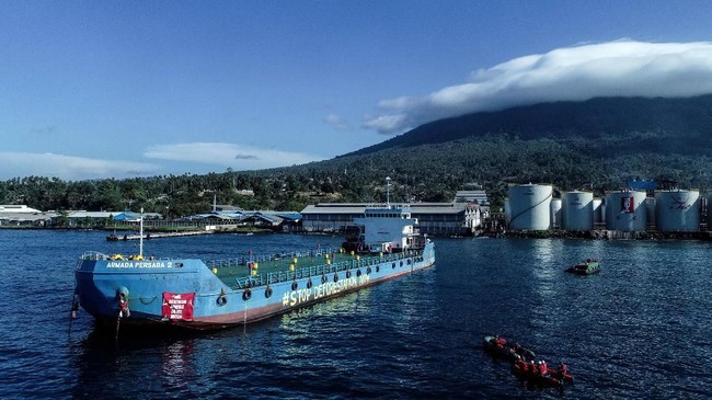 Aksi Greenpeace 'Membajak' Kilang Minyak Sawit Wilmar