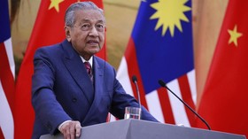 Mahathir Minta Maaf ke Rakyat Malaysia Usai Mengundurkan Diri