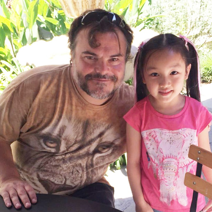 Malea juga pernah bekerja sama dengan aktor komedi, Jack Black dalam pentas broadway 'The Annie Musical'. Seperti yang kita tahu, ikut berperan dalam pentas broadway sulit. Tapi, Malea berhasil membuktikan dirinya mampu. (Foto: Instagram/maleaemma)