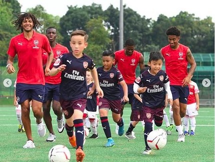 Keceriaan Anak-anak Main Bareng Pesekbola Arsenal