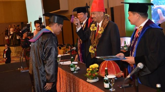 Menpar Arief Yahya mengungkapkan gaji rata-rata seorang general manager hotel yang mencapai Rp75 hingga Rp100 juta per bulan.