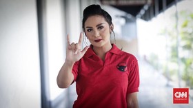 Krisdayanti Promosi Diri Sendiri di Kampanye Akbar Jokowi
