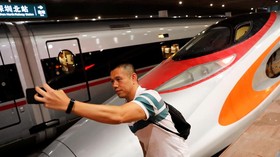 FOTO: Kereta Turbo dari Hong Kong