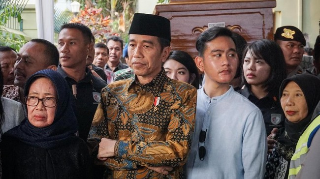 Wakil Presiden Gibran Rakabuming Raka hingga Jokowi bakal menggunakan kewenangan pilihnya di Surakarta, dalam gelaran Pilkada Serentak 2024 pada hari ini.