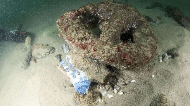 Sebuah kapal karam tertua di dunia berusia 2.400 tahun ditemukan di dasar Laut Hitam di lepas pantai Bulgaria