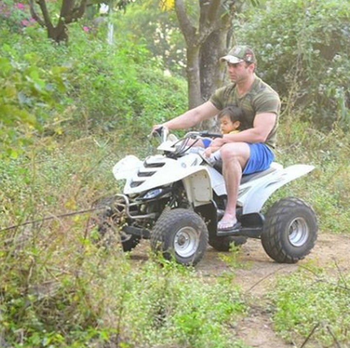 <p>Nggak tanggung-tanggung Ahil diajak pamannya naik ATV nih. Seru! (Foto: Instagram @ahilsharma30)</p>