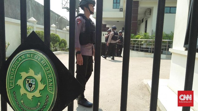 Usai temuan dua kasus Covid-19, PN Serang ditutup sementara hingga hasil tes swab massal keluar pekan depan.
