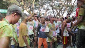 Meriah, Colour Run 10K Danau Limboto Diikuti 1.500 Peserta
