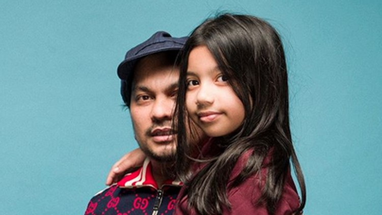 4 Manfaat Nyanyi Lagu Hip Hop bagi Anak Seperti Putrinya Tompi Cut Malaka Ayesha, anak penyanyi Tompi kerap menyanyikan lagu hip hop di sosial media ayahnya. Ternyata, ada manfaatnya lho.
