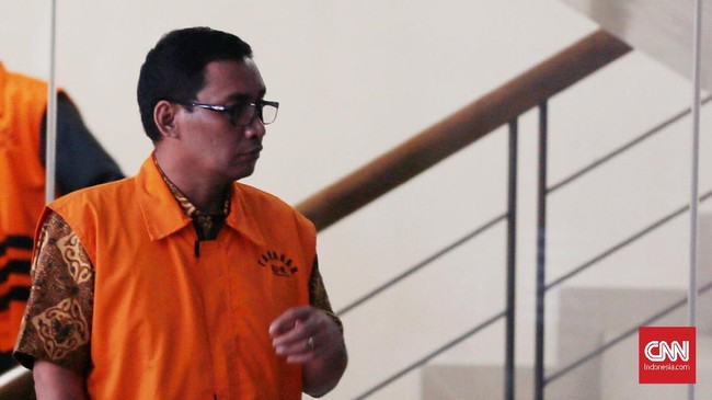 Mantan Bupati Tulungagung Syahri Mulyo mengaku bersalah dan tidak mengajukan banding atas vonis 10 tahun penjara.