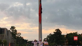 VIDEO: Bendera Setengah Tiang Hormati Presiden Vietnam