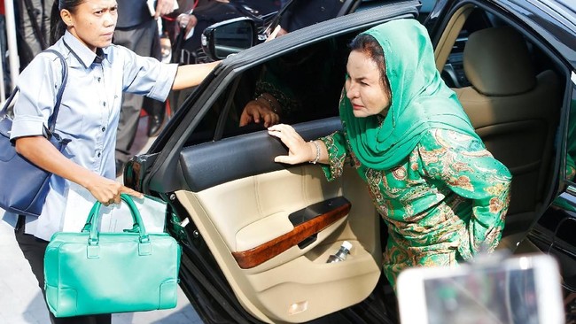 Komisi Anti-Korupsi Malaysia (MACC) kembali memanggil Rosmah Mansor, istri mantan Perdana Menteri Najib Razak, untuk ketiga kalinya hari ini.
