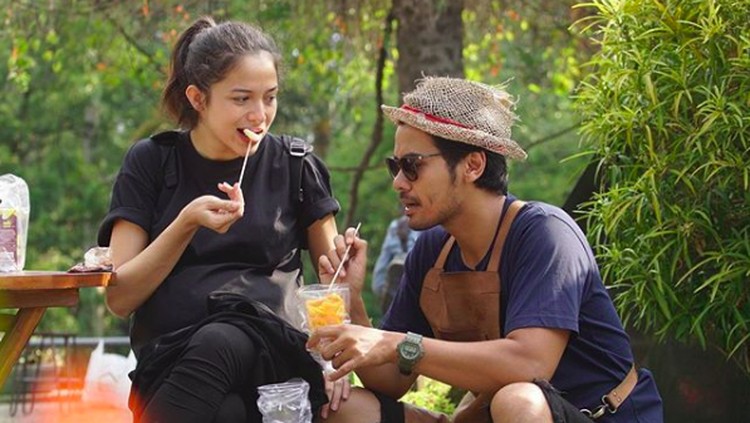 Arti nama bayi Chicco Jerikho dan Putri Marino mengandung makna bunga. Bunda bisa mendapat inspirasi nama dengan makna yang sama di sini.