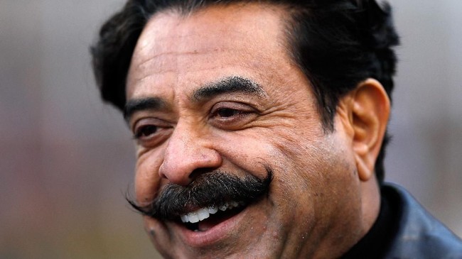 Shahid Khan menjadi salah satu muslim terkaya di dunia dengan harta Rp181 triliun. Kekayaan itu ia raih dari bisnis bumper truk.