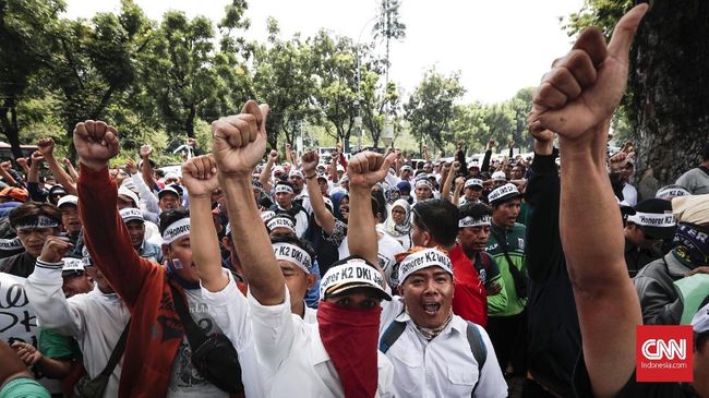 Gubernur se-Indonesia yang dipimpin Anies Baswedan meminta pemerintah pusat meninjau lagi rencana penghapusan tenaga honorer di pemerintah mulai 2023.