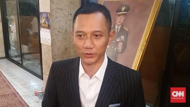 Komandan Kogasma Partai Demokrat Agus Harimurti Yudhoyono menyatakan akan mendekati pengagum mendiang Soeharto untuk memilih Prabowo-Sandiaga.