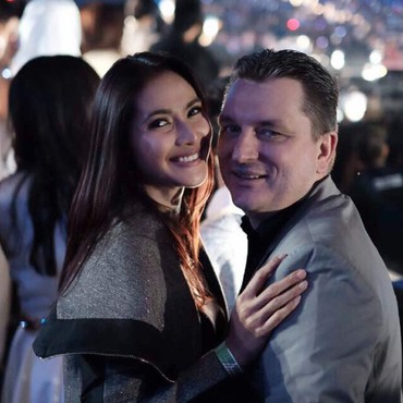 Ultah Pernikahan ke-19, Maudy Koesnaedi Dapat 3 Kado Manis dari Suami