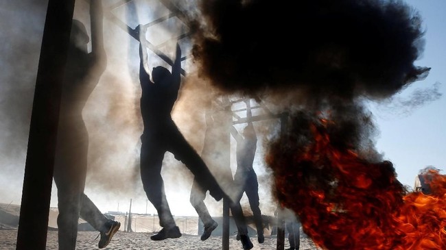 Hamas merupakan organisasi teroris menurut Amerika Serikat dan Uni Eropa, mereka kini menghadapi isolasi finansial.