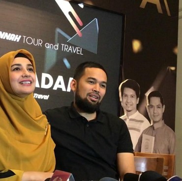 Shireen Sungkar Coblos Bareng Teuku Wisnu di Bintaro