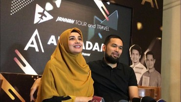 img-title Teuku Wisnu & Shireen Sungkar Senang Banyak Artis Hijrah