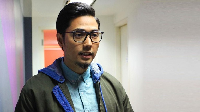 Rizky Kinos memiliki hobi baru berupa merawat burung. Bagaimana ceritanya?