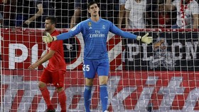 Menanti 'Debut' Courtois di Derby Madrid