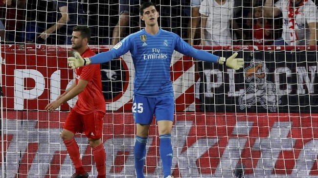 Kiper Thibaut Courtois berpeluang menjalani 'debut' dalam Derby Madrid saat Real Madrid menghadapi Atletico Madrid di Stadion Santiago Bernabeu.
