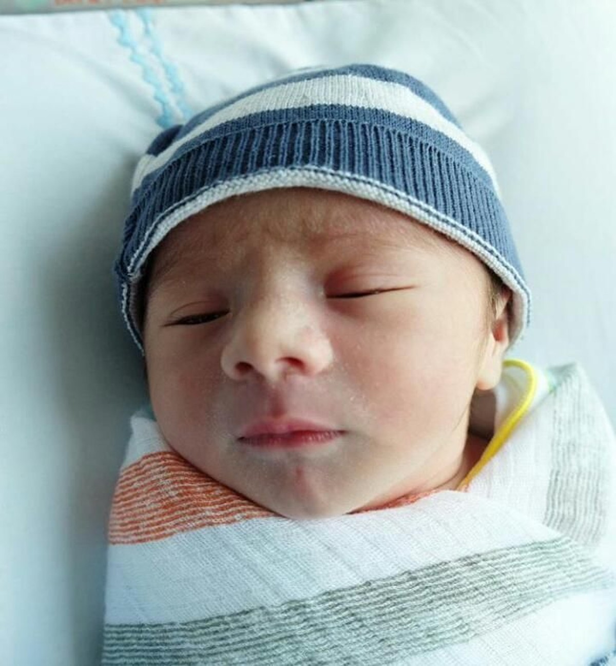 Anak kedua Carissa Puteri&comma; Zenecka Acana Naif&comma; sukses bikin gemas banyak orang&period; Bayi tampan yang biasa disebut baby Z ini mulai menunjukan ekspresi lucunya&period;