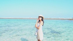 5 Potret Keseruan Gaya Liburan Annisa Aziza Liburan ke Bali