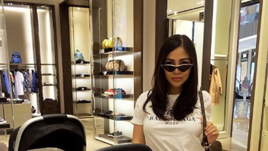 Berikut daftar tujuh artis yang melahirkan paling mencuri perhatian sepanjang 2018.