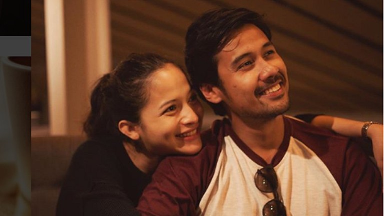 Kebahagiaan tengah menyelimuti pasangan Putri Marino dan Chicco Jerikho.