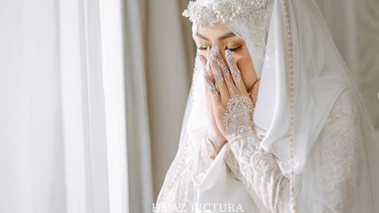 Romantis, Intip 5 Foto Pernikahan Anisa Rahma dan Anandito Mengintip lima foto pernikahan Anisa Rahma dan Anandito yang romantis digelar pada Minggu, 16 September 2018.
