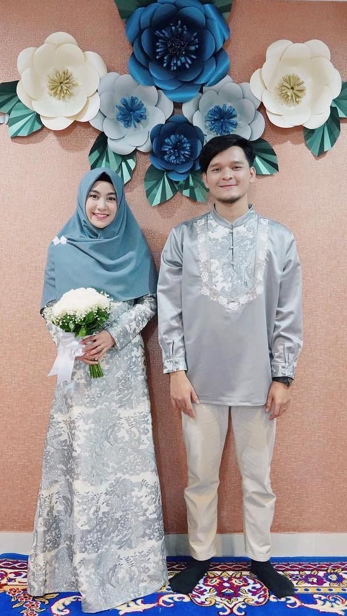 Anisa Rahma kini telah resmi dipersunting oleh Anandito Dwi atau yang akrab dipanggil Dito&period; Pernikahan itu kental dengan nuansa yang syar'i&period;