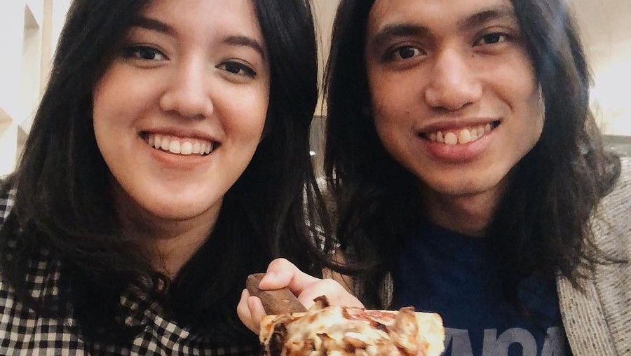 Ify Alyssa, baru saja merayakan anniversary pertama bersama sang pacar, Gerald Situmorang.