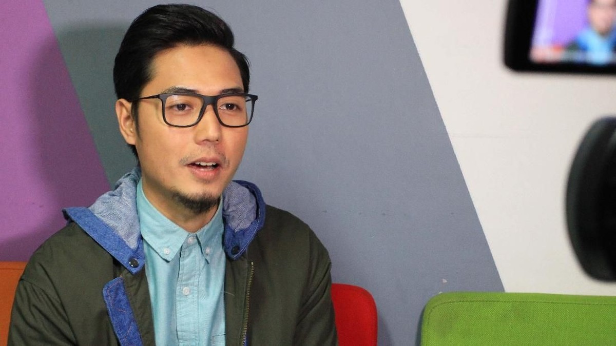 Rizky Kinos memiliki hobi baru berupa merawat burung&period; Bagaimana ceritanya&quest;