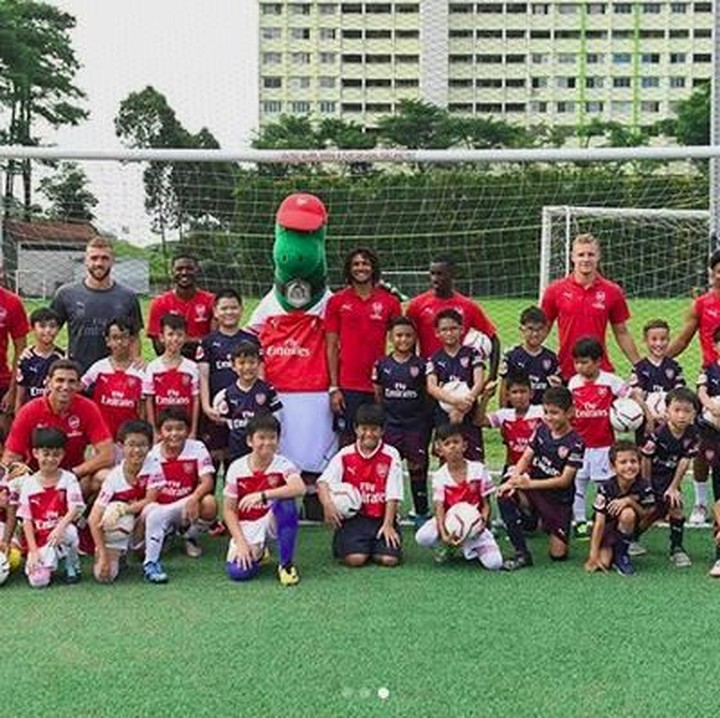 <p>Satu, dua, tiga, say cheese!!! (Foto: Instagram @juniorgunners)<br /><br /></p>