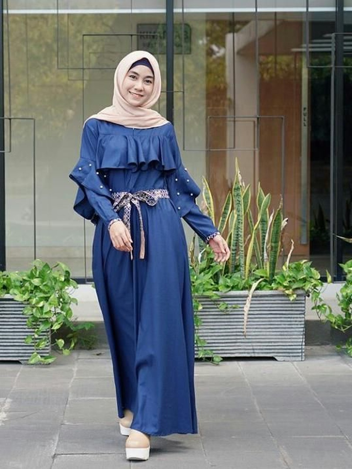 Mantan personel Cherrybelle&comma; Anisa Rahma&comma; memutuskan untuk mengenakan hijab sejak 2016 lalu&period; Meski sudah berhijab&comma; Anisa masih bisa tampil cantik dan modis&period;