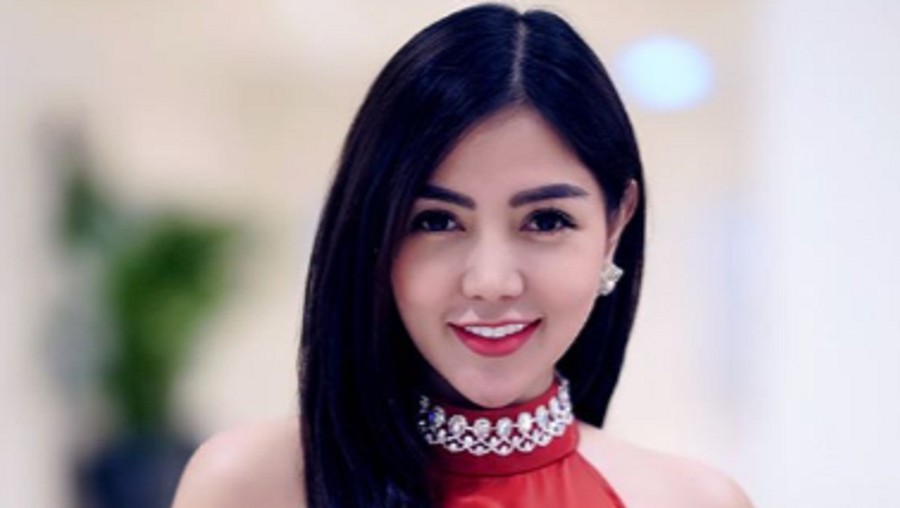 Bella Sofhie Pengakuan 5 seleb yang melakukan oplas pada tahun 2019.