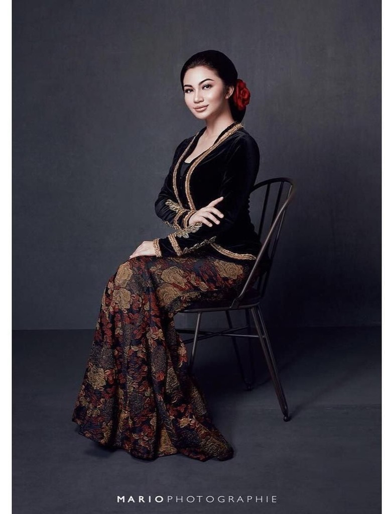 Ariel Tatum menjadi sosok yang cukup sering menjadi sorotan netizen. Sebab, Ariel kerap memakai busana terbuka yang menunjukkan lekuk indah tubuhnya.
