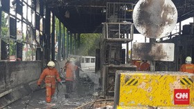 Gerbang Tol Pejompongan Kebakaran, Lalu Lintas Tersendat