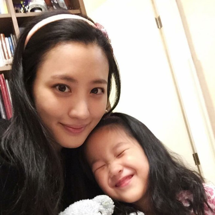 <p>Nah muncul peran baru nih di film 'Fantastic Beast 2'. Namanya Nagini yang diperankan oleh Claudia Kim. Claudia juga dekat dengan anak-anak kan. (Foto: Instagram/claudiashkim)  </p>