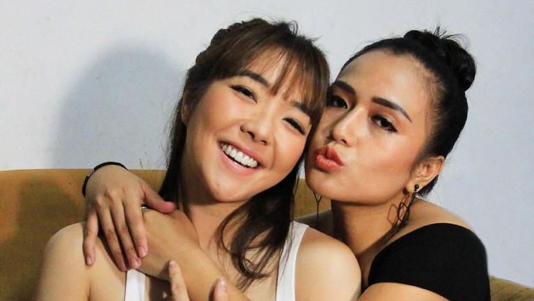Bentuk tubuh Gisella Anastasia didapat dengan cara olahraga teratur dan diet sehat.