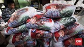 FOTO: Sablon dan Berkah Pesta Demokrasi 2019 Kampanye pemilu yang berlangsung hingga April 2019 menjadi berkah bagi pelaku industri sablon lewat pesanan atribut dari berbagai parpol, caleg, hingga capres.