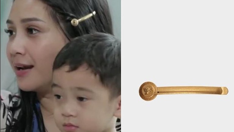Nagita Slavina Punya Jepit Rambut Seperti Kim Kardashian Nagita Slavina mempunyai jepit rambut yang mirip seperti milik Kim Kardashian yang harganya bikin kantong jebol.